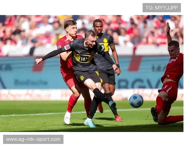 多特边路一脚斜传制造绝佳破门机会：从战术灵感到场上落地